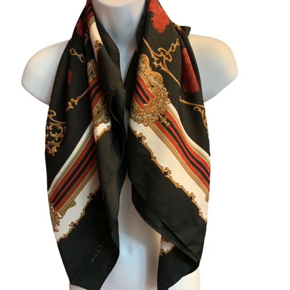 Gorgeous Vintage Alexon Large Scarf